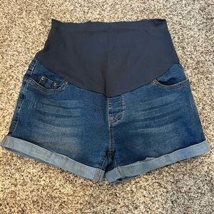 Full panel maternity Jean shorts